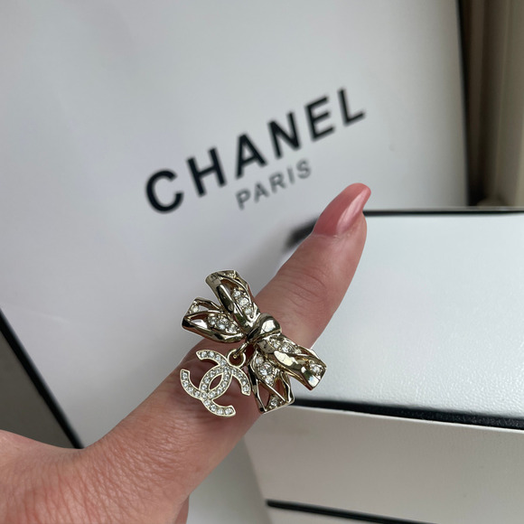 Chanel 24B Bow Ring | 24K GP Crystal CC Charm, Size 6, Hallmarked RARE Authentic - Picture 3 of 12